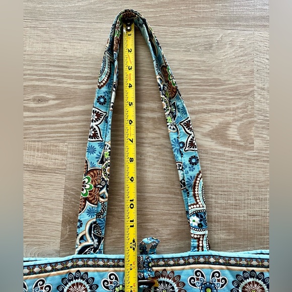 Vera Bradley Retired Fabric Bali Blue Shoulder Tote/Purse with Toggle Closer - Picture 7 of 8